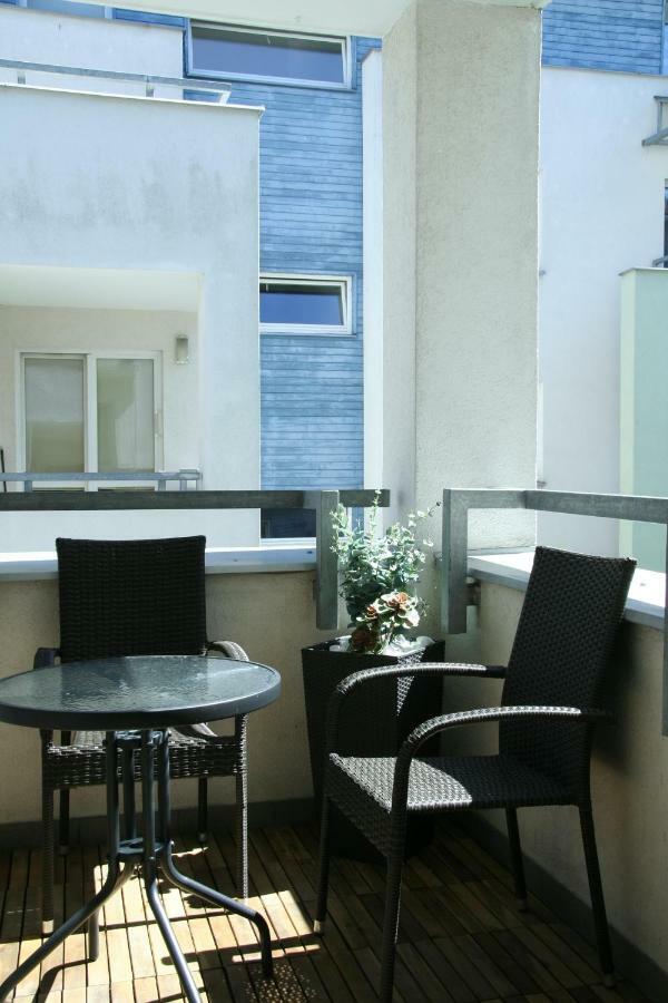 סופוט Siesta Apartments מראה חיצוני תמונה